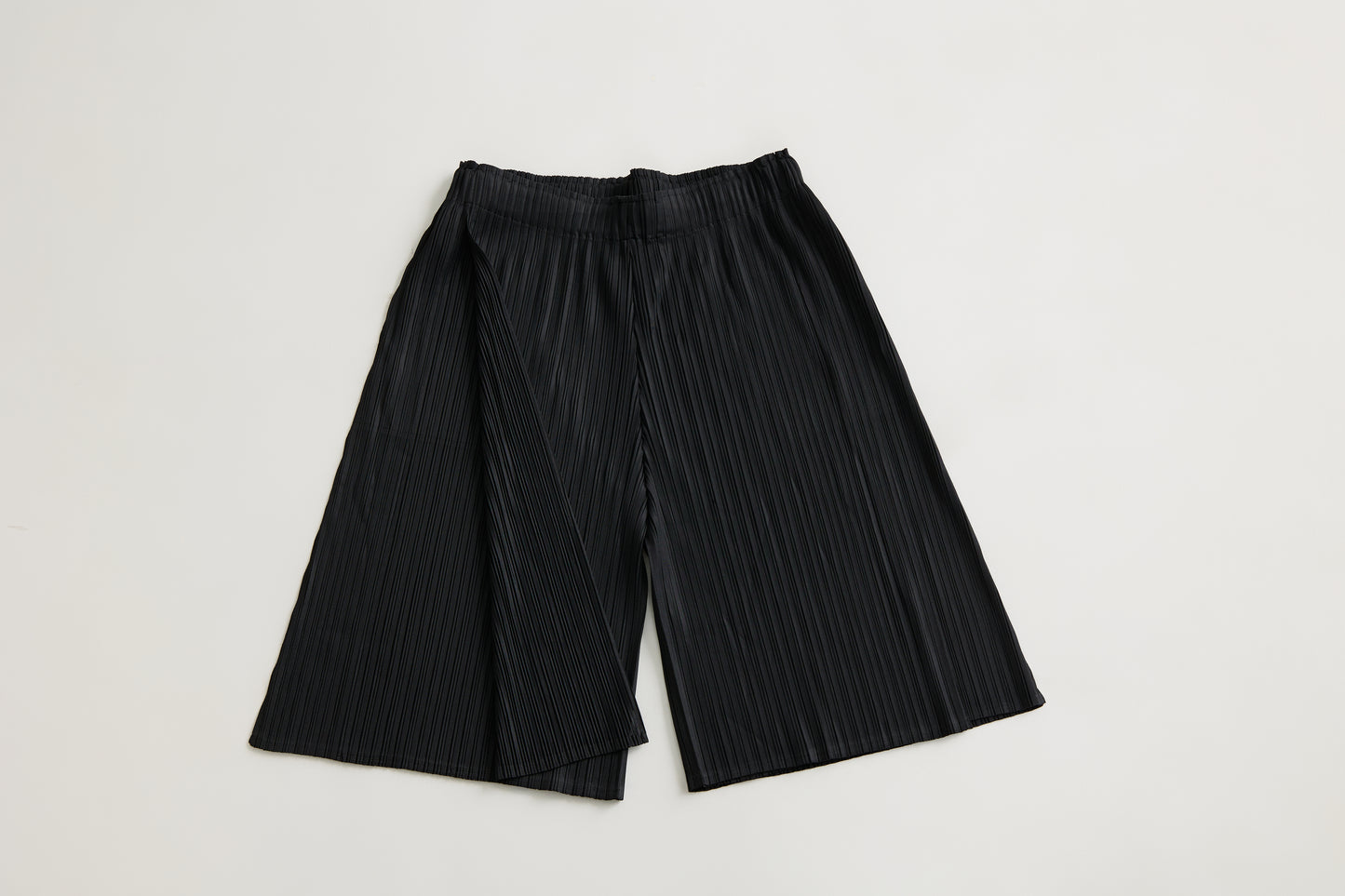 [Rêverit] Maison Pleats 008 (Black/Beige)