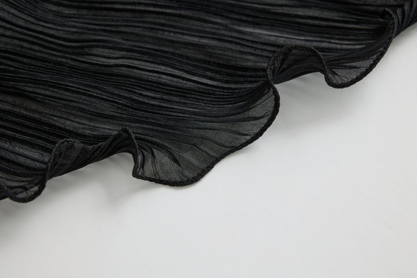 [Rêverit] Maison Pleats 004 (Black/White)