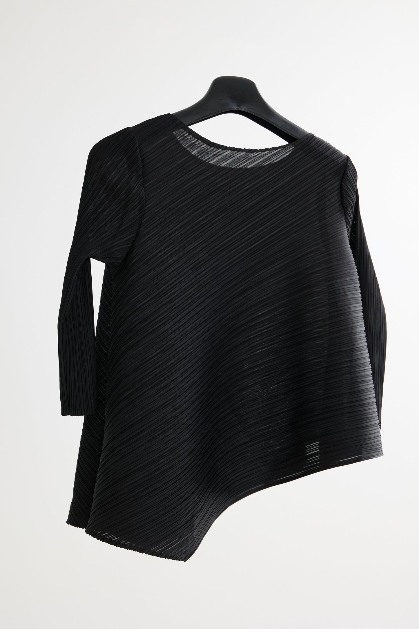 [Rêverit] Maison Pleats 005 (Black/Ivory)