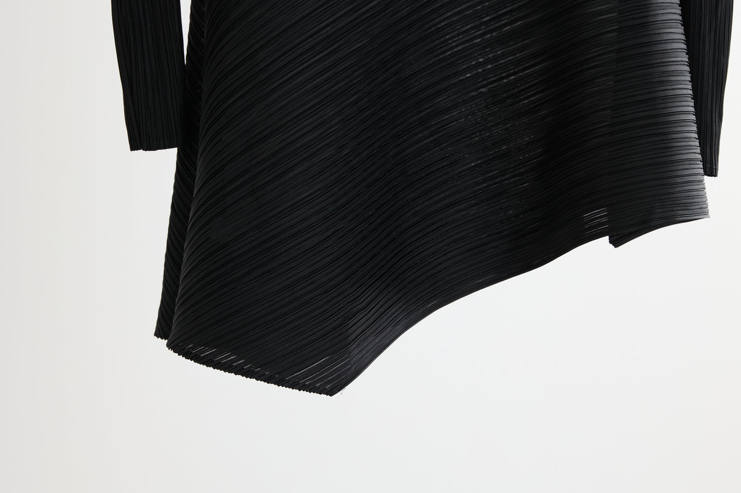 [Rêverit] Maison Pleats 005 (Black/Ivory)