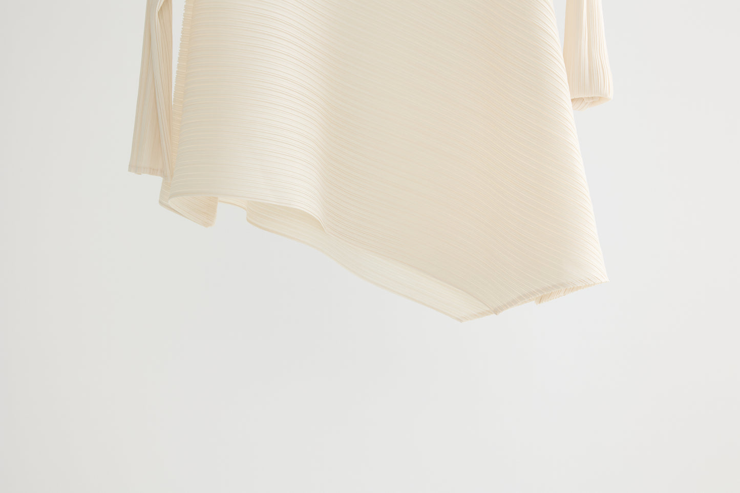 [Rêverit] Maison Pleats 005 (Black/Ivory)