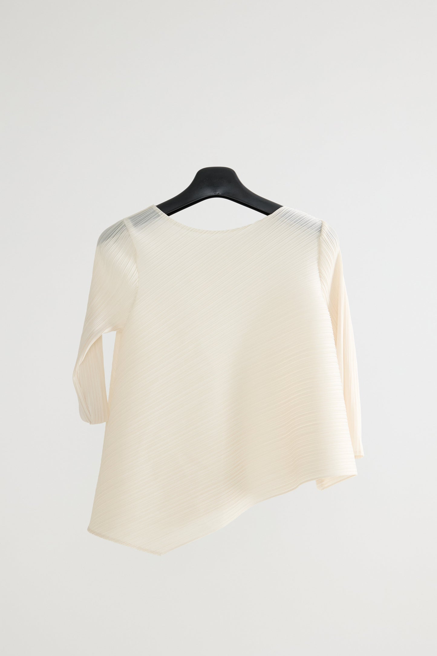 [Rêverit] Maison Pleats 005 (Black/Ivory)