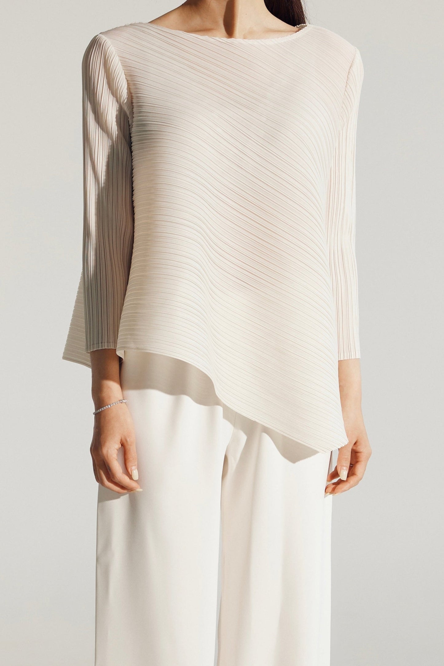 [Rêverit] Maison Pleats 005 (Black/Ivory)