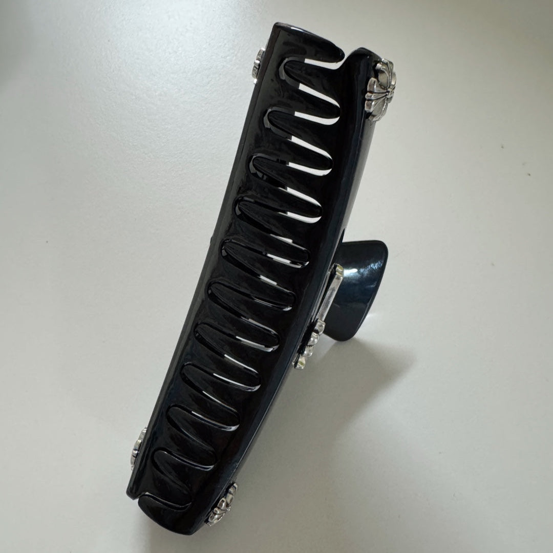 Edgy Black Claw Clip with Silver Cross Motifs – Gothic Hair Accessory (Black)