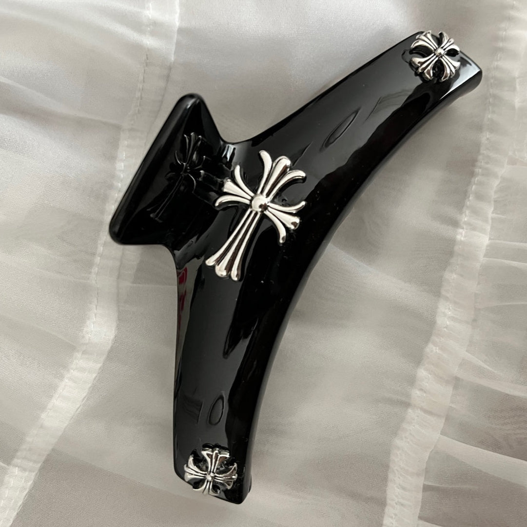 Edgy Black Claw Clip with Silver Cross Motifs – Gothic Hair Accessory (Black)