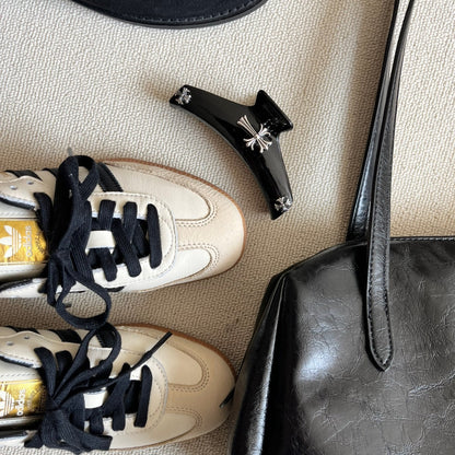 Edgy Black Claw Clip with Silver Cross Motifs – Gothic Hair Accessory (Black)