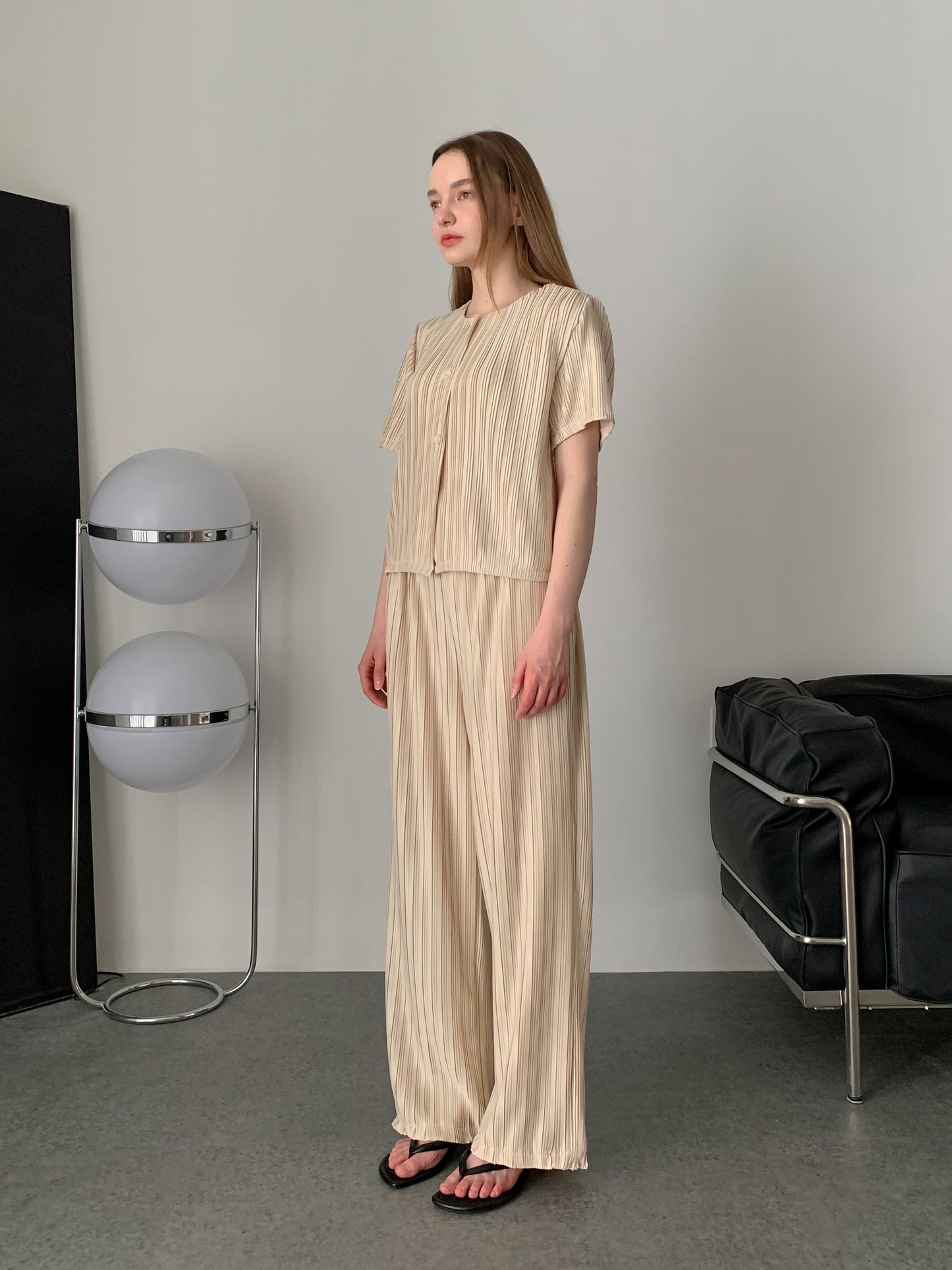 [Rêverit] Pleated Two-Piece Set (2 Colours)