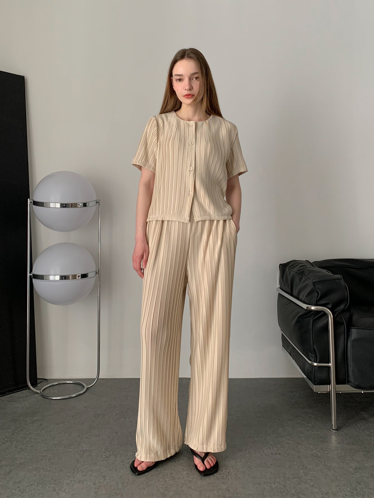 [Rêverit] Pleated Two-Piece Set (2 Colours)