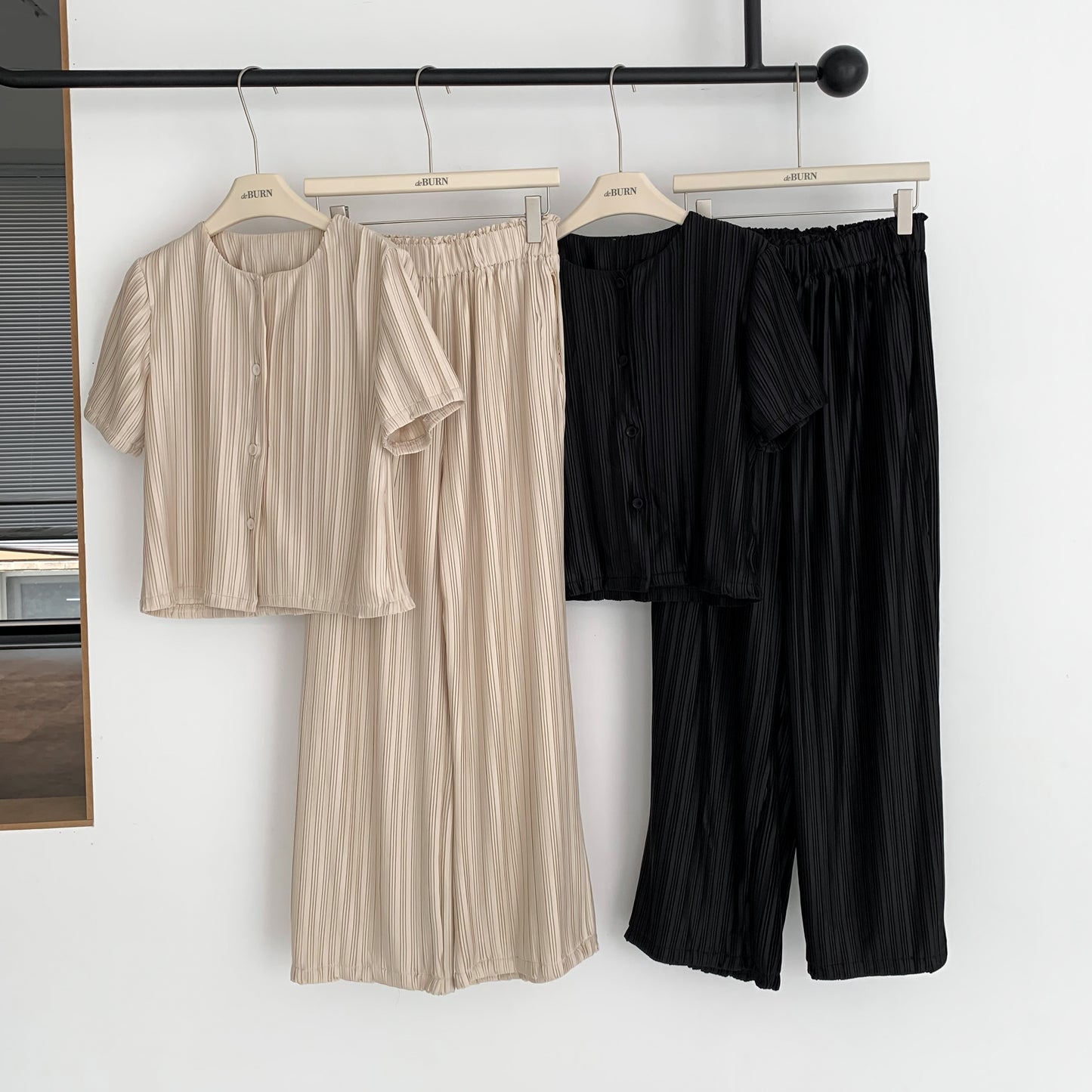 [Rêverit] Pleated Two-Piece Set (2 Colours)