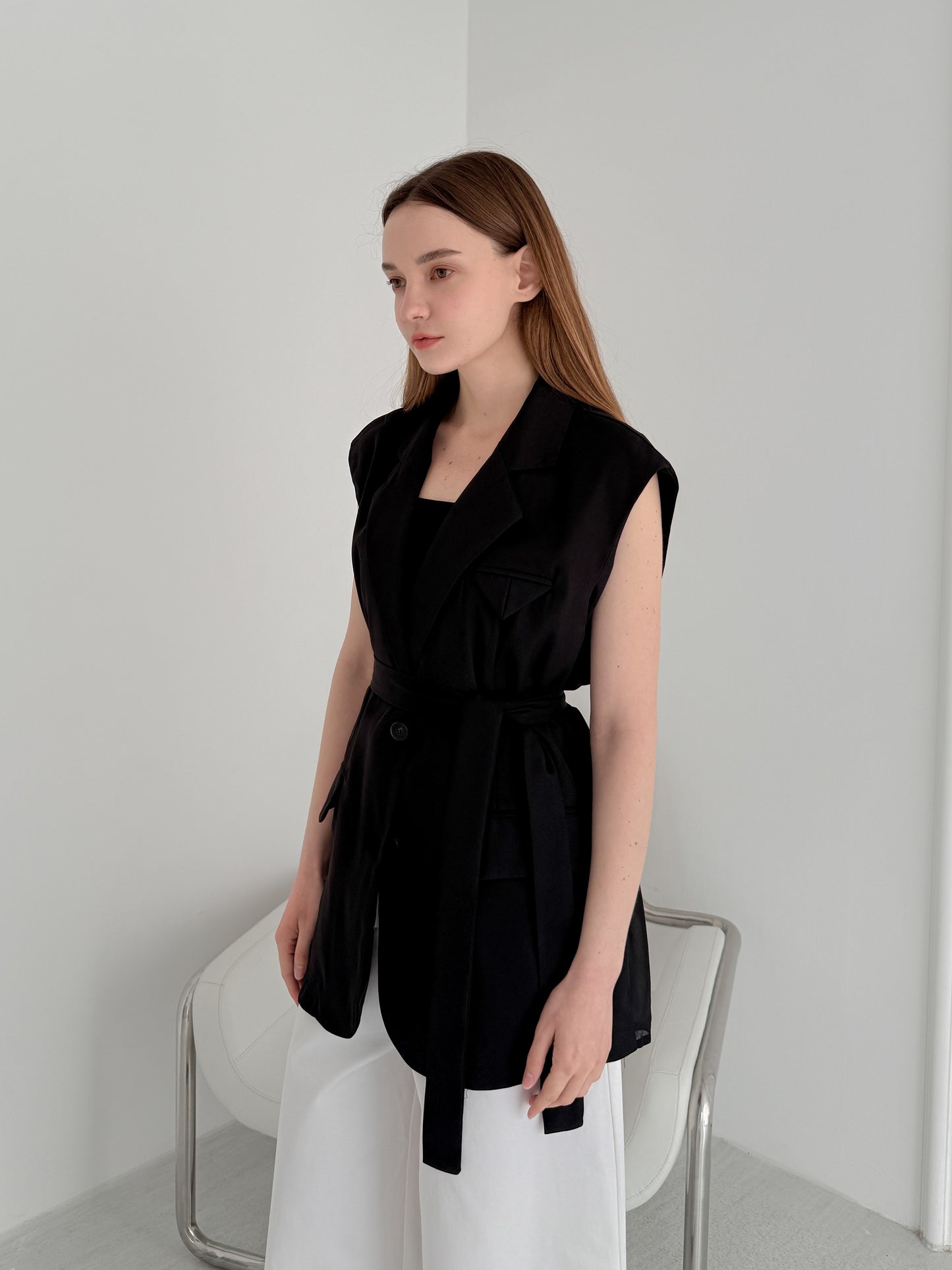 [Rêverit] Sheer-Back Sleeveless Belted Vest (2 Colours)