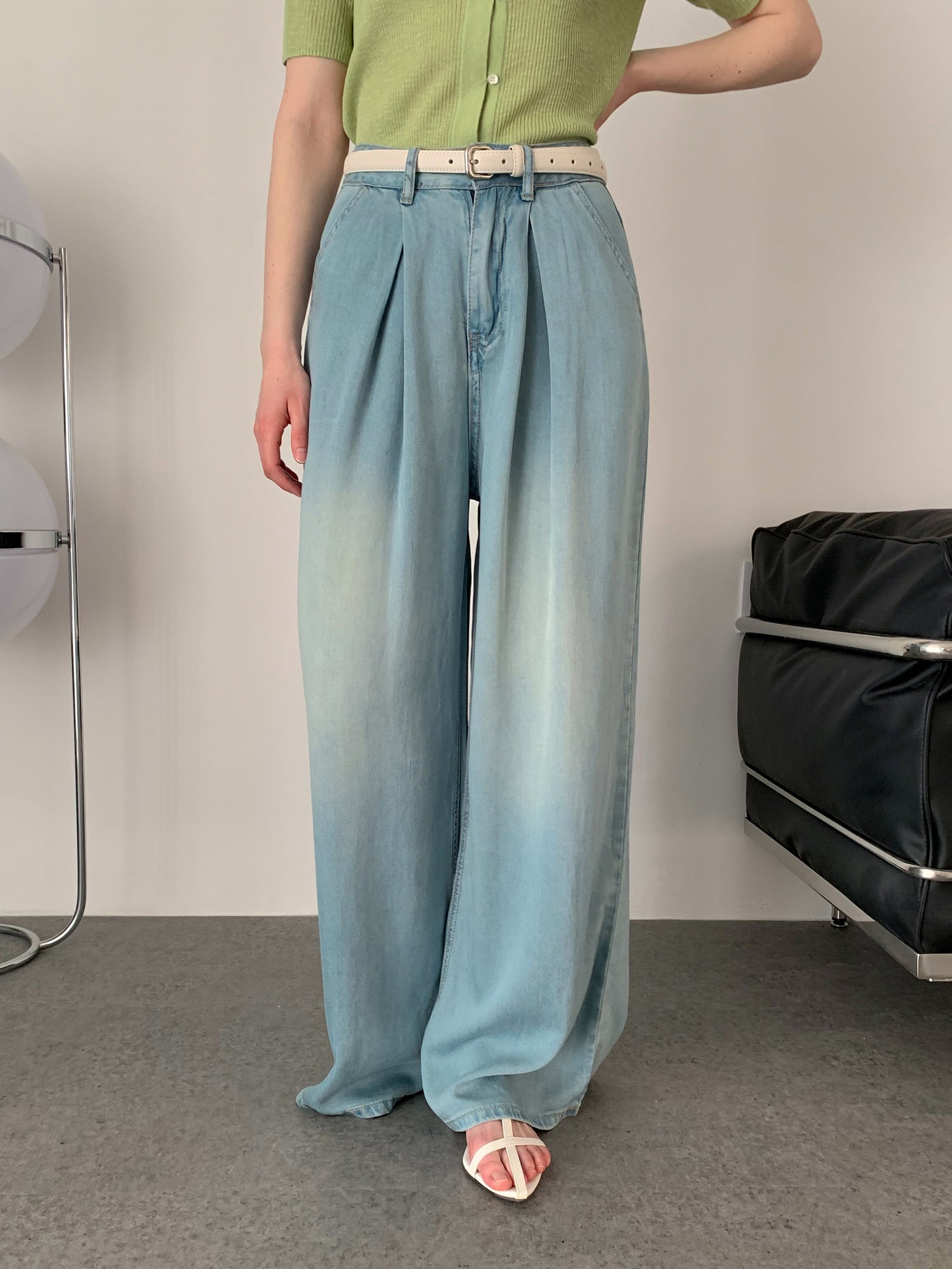 [Rêverit] Pleated Tencel Wide-Leg Jeans (2 Colours)