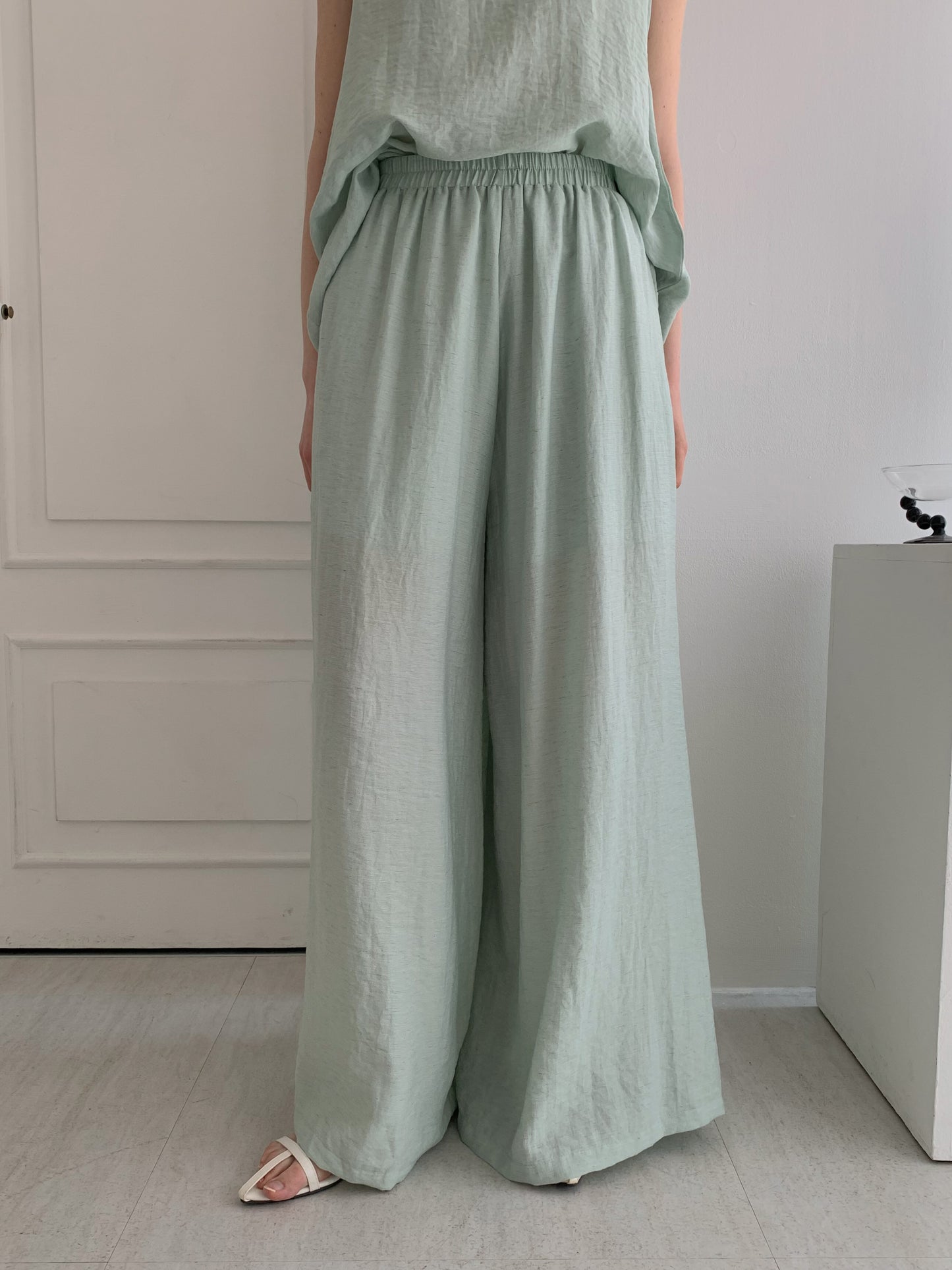 [Rêverit] Back-Slit Draped Two-Piece Set (Black)
